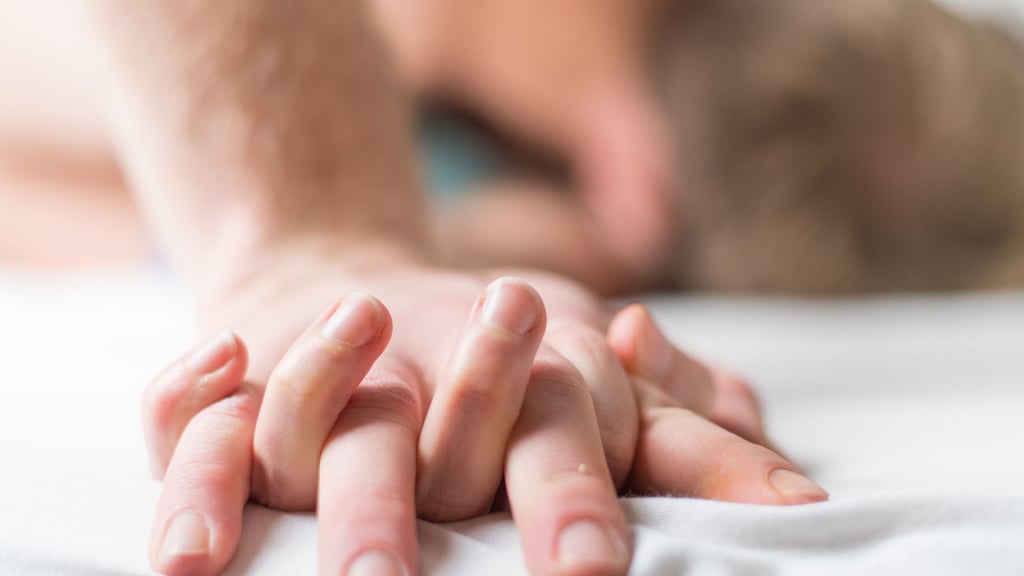 23 Prozent der 16-Jährigen haben laut Umfrage schon Geschlechtsverkehr gehabt - bei der Vorgängerstudie 2019 waren es noch 34 Prozent.