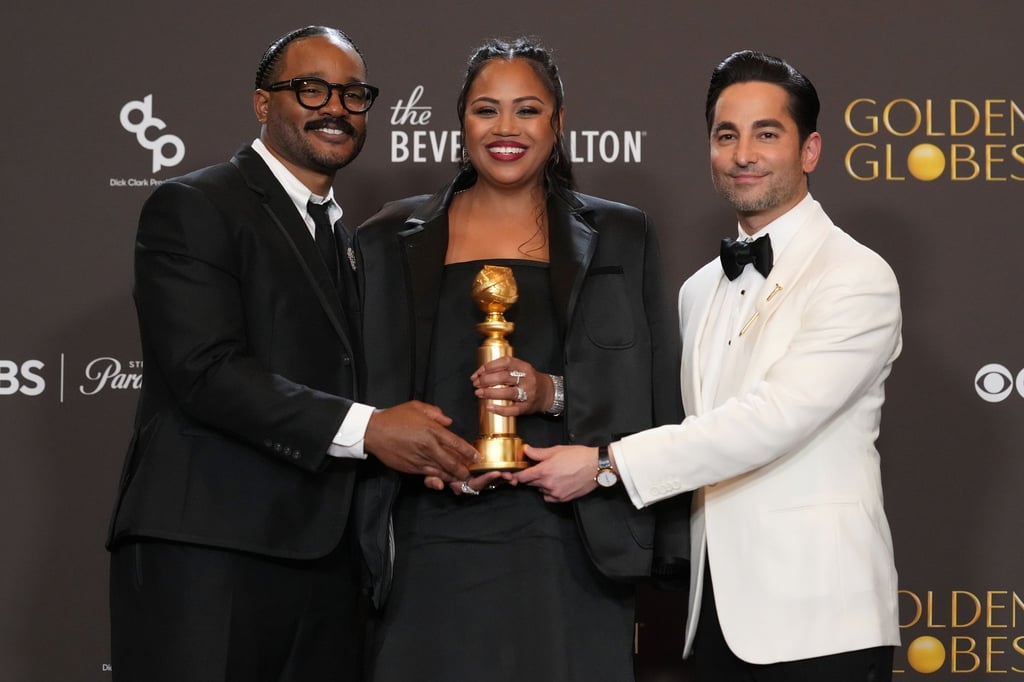 Ryan Coogler (l-r) und die Produzenten Zinzi Evans und Sev Ohanian vom Film „Sinners“ bei den Globes. (Archivbild)