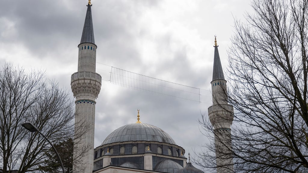 In der Sehitlik-Moschee soll es ein Trauergebet geben. (Archivbild)