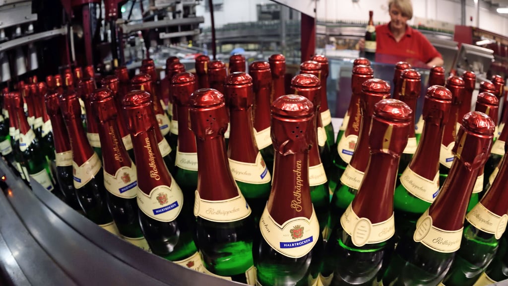 Rotkäppchen war schon in der DDR eine bekannte Sektmarke und ist heute Marktführer in Deutschland.