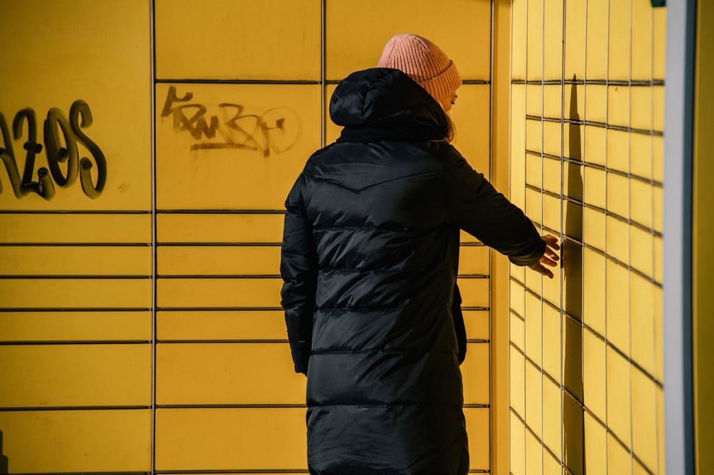 Sie haben als Ablageort die Packstation gewählt? Sobald das Paket dort als eingelegt vermerkt ist, tragen Sie selbst das Risiko für Schäden oder Verlust.