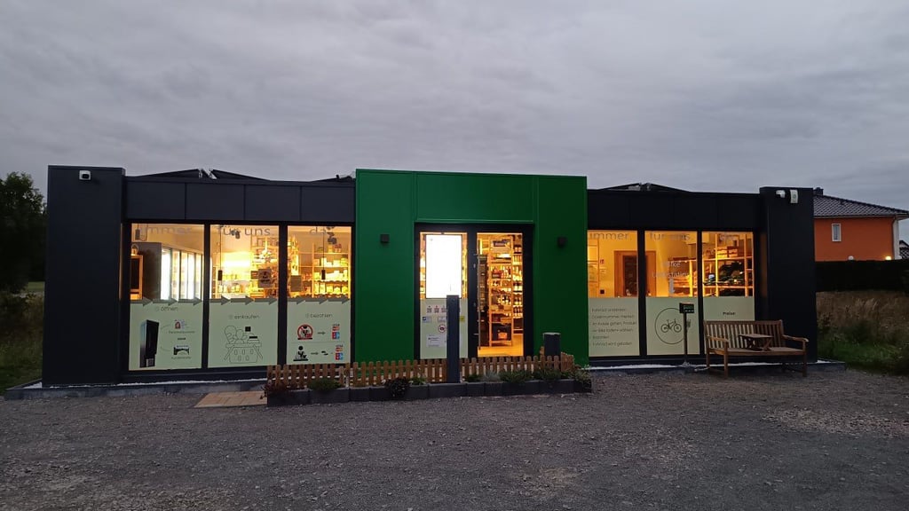 Auch im Ballenstedter Ortsteil Radisleben hätte man gerne einen Dorfladen wie diesen, der rund um die Uhr geöffnet ist.