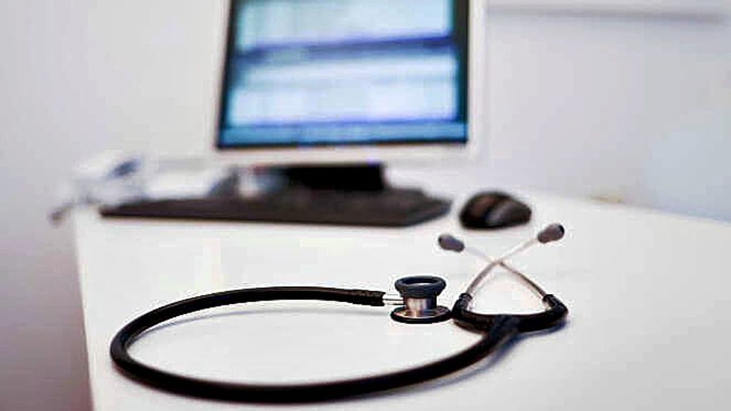 Bei einer Krankschreibung per Telefonat kann kein Stethoskop genutzt werden. Auch sonst ist eine Diagnose darüber bei Weitem schwieriger. 