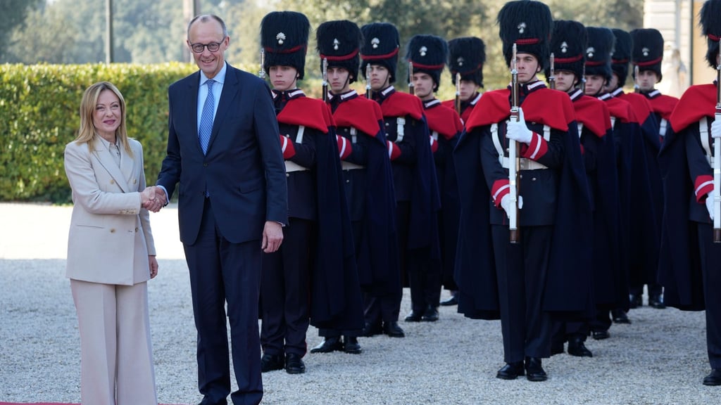 Kanzler Merz und Ministerpräsidentin Giorgia Meloni verstehen sich immer besser.