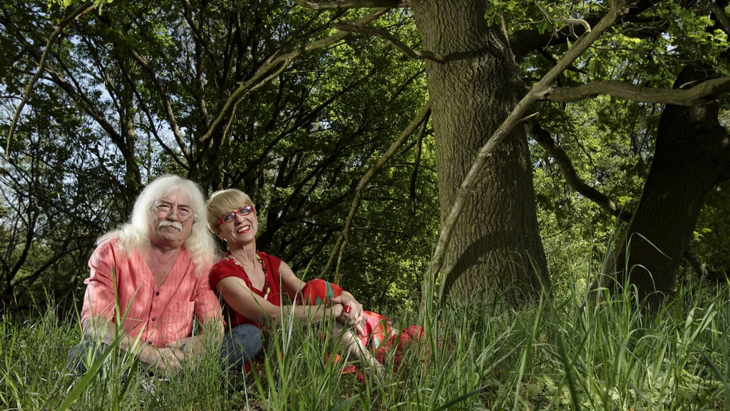 Reinhard Lakomy seine Frau Monika Ehrhardt-Lakomy produzierten gemeinsam die Geschichten vom Traumzauberbaum.
