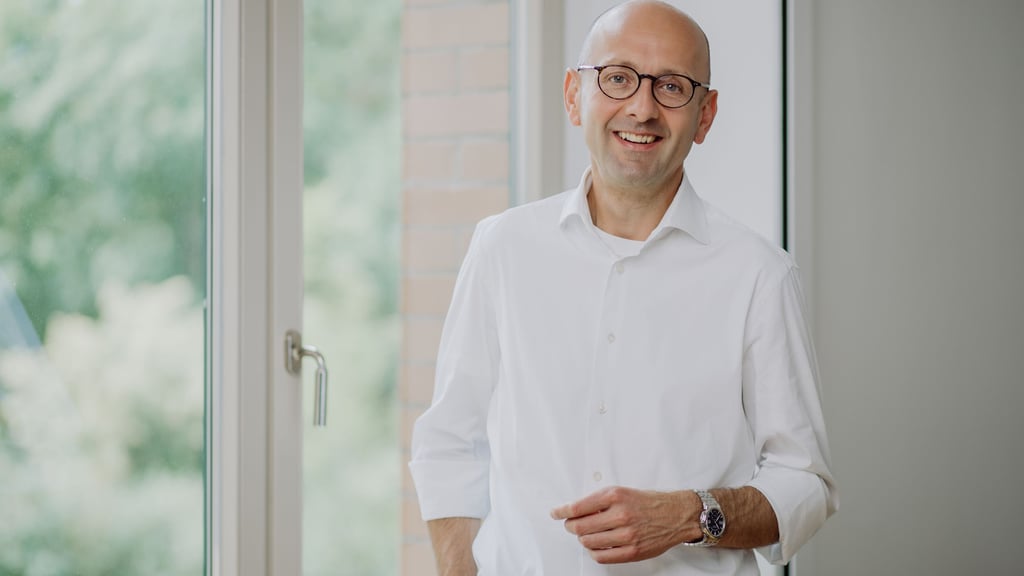 Der hallesche Rechtsanwalt Lucas Flöther betreut viele große Insolvenzverfahren in Deutschland.