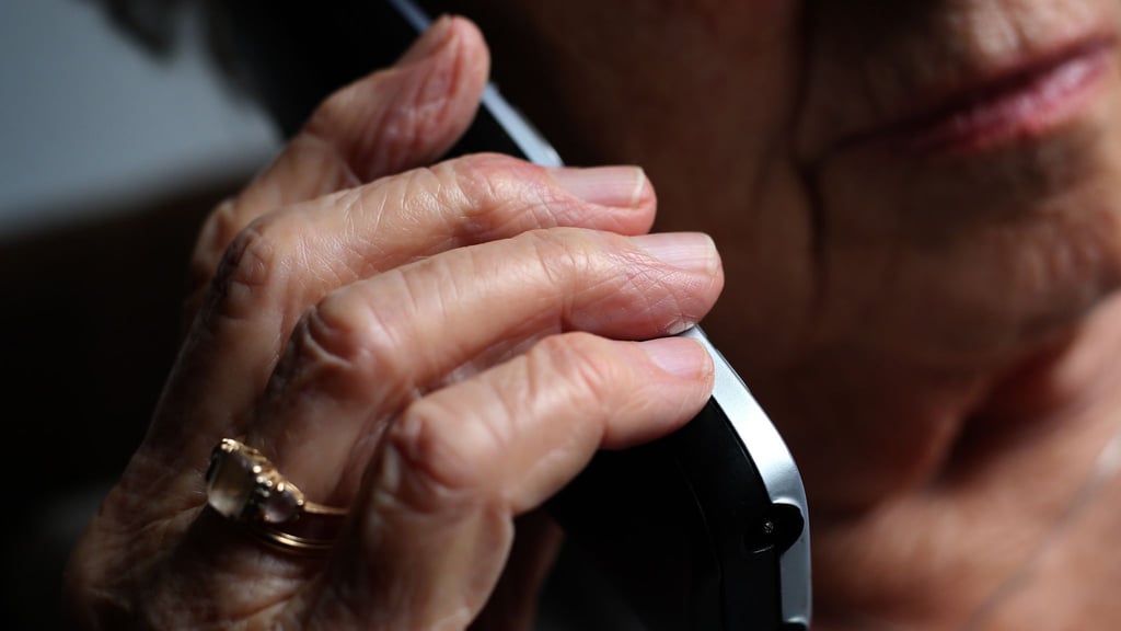 Eine Seniorin ist in Leuna Opfer eines Betrugs geworden.