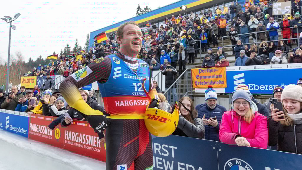 Felix Loch lächelt sich durch den Winter. Jubeln will er nun auch in Cortina. 