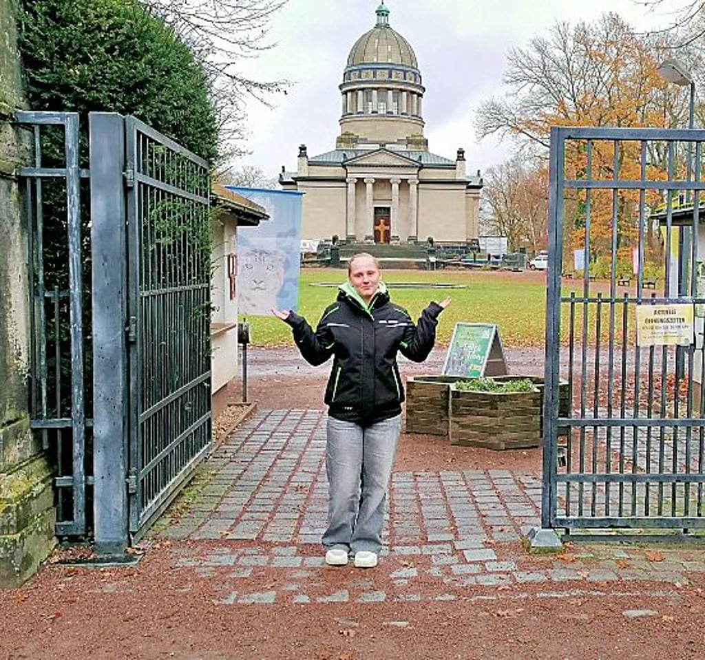 Lena Henke kann keine Ausbildung im Dessauer Tierpark machen. Sie geht  nach Frankfurt. 