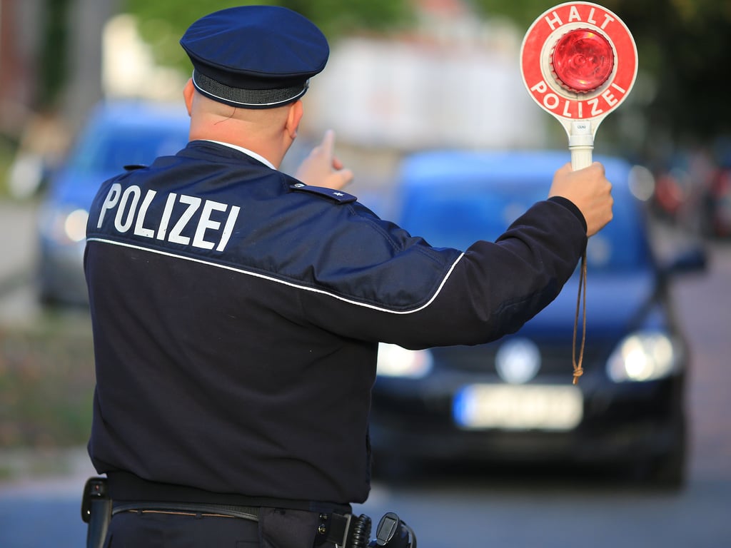 Ein Mann ist 38 Jahre ohne Führerschein unterwegs gewesen. 