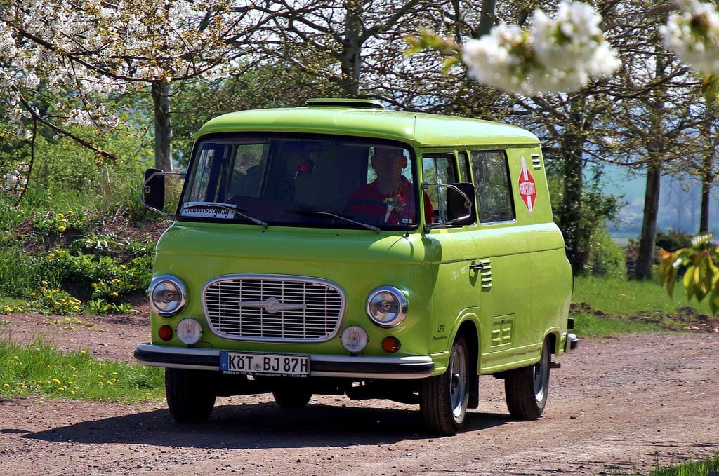 Zu den Köthener Fahrzeuglegenden zählt auch  dieser B 1000. 