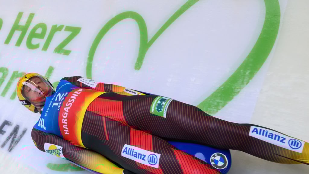 Felix Loch holte beim Rodel-Weltcup in Oberhof seinen vierten Saisonsieg.