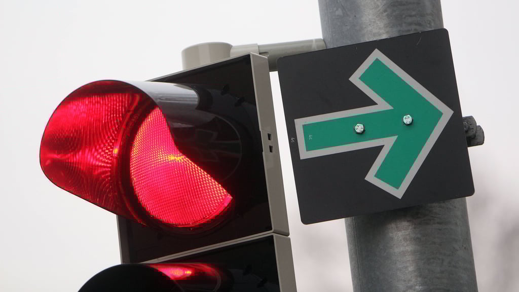 Was viele nicht wissen: Der Grünpfeil stammt ursprünglich aus der DDR.