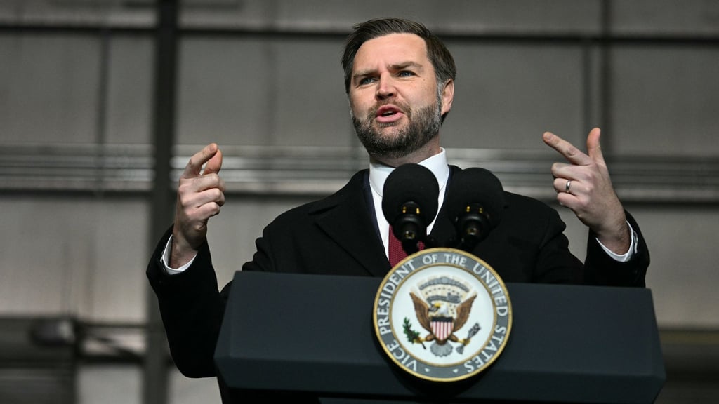 Vance' Vergleich mit der US-Wirtschaft sorgt für Irritationen: „Die Titanic lässt sich nicht über Nacht wenden.“