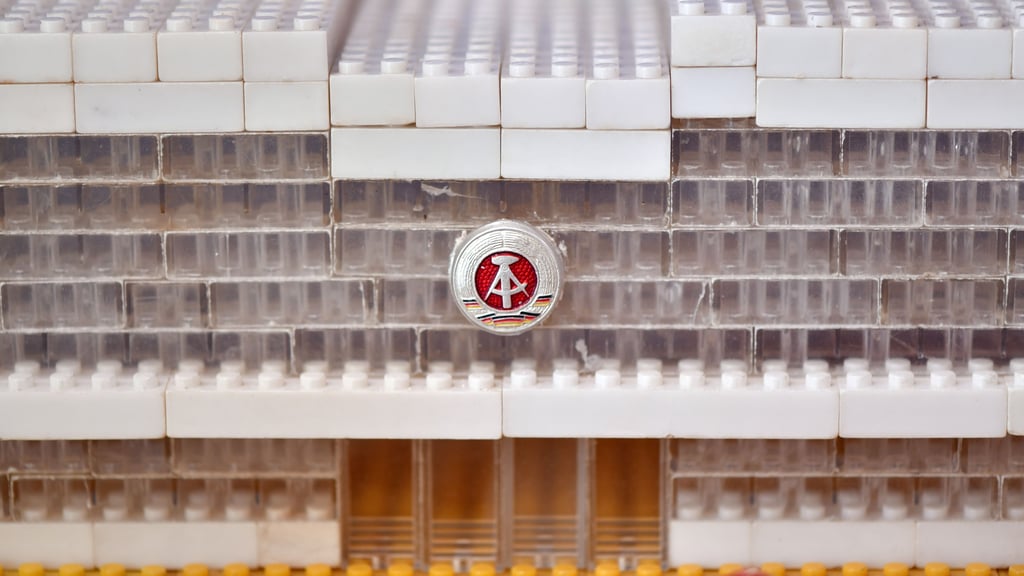 Das Formo-Modell des Palasts der Republik soll auch gern als Geschenk in den Westen mitgenommen worden sein.