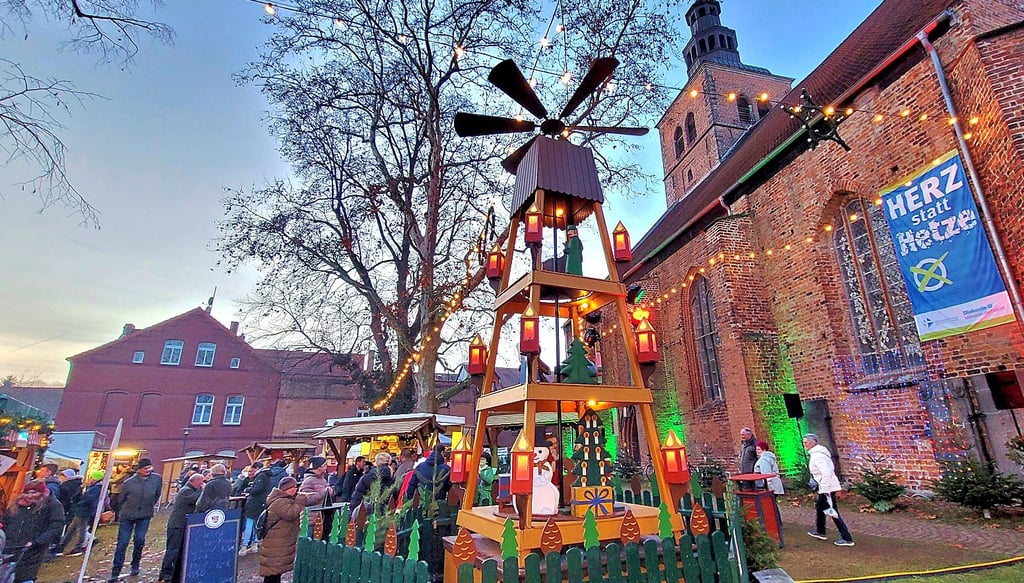 Der Weihnachtsmarkt in Gardelegen fand 2025 an der Marienkirche statt. Soll das auch 2026 so sein?