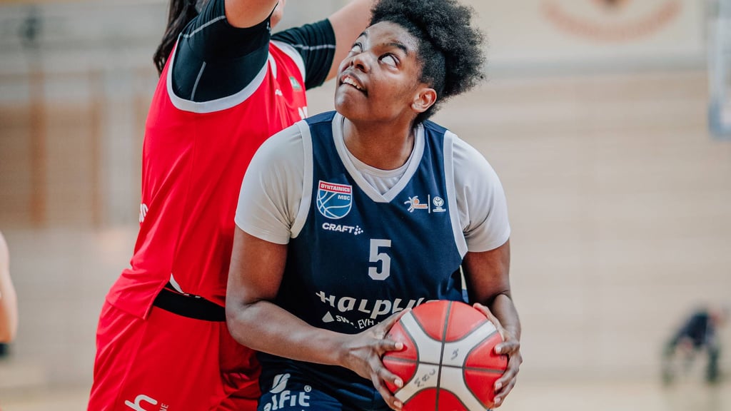 Khalis Cain zeigte beim Sieg gegen Herne ihr bestes Spiel für den Syntainics MBC.