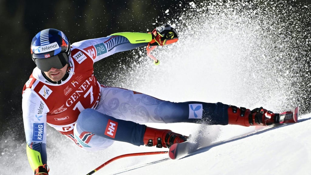 Der Norweger Adrian Smiseth Sejersted rettete sich im Super-G von Kitzbühel spektakulär.