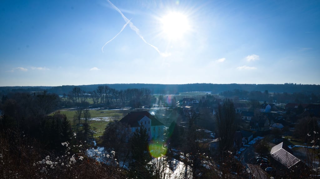 Eisige Winterlandschaft - Ein Blick über Walbeck von der Ruine der Stiftskirche. 