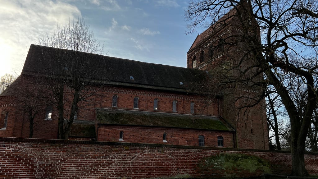 Schönhausen - hier die Kirche - ist weiterhin die größte Gemeinde im Landkreis Stendal.