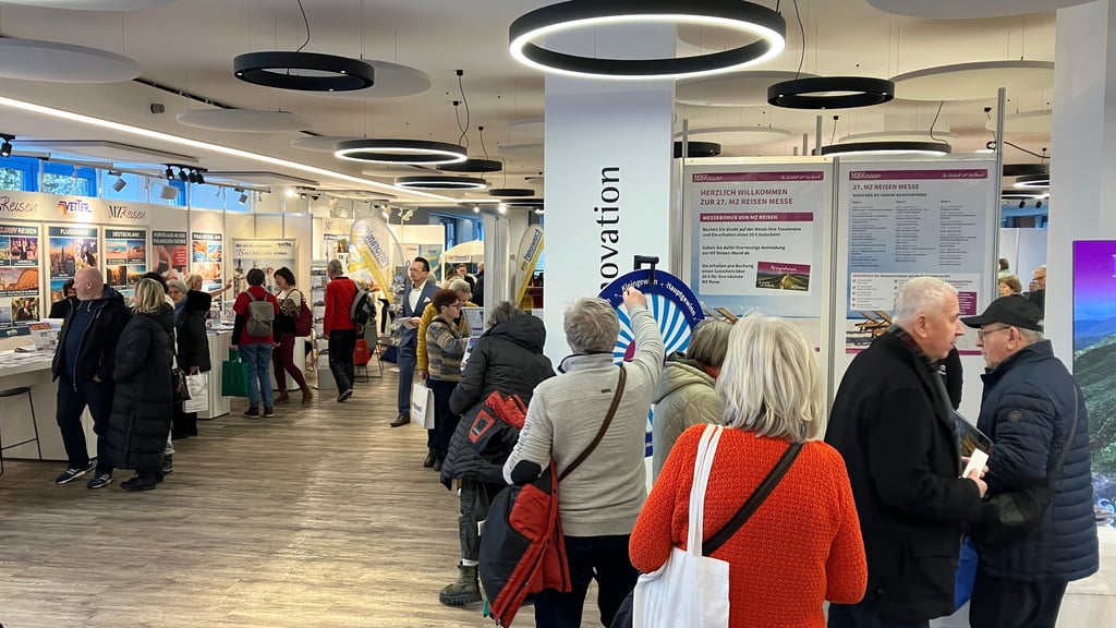 Zahlreiche Besucher haben sich bei der MZ-Reisen Messe 2026 über Urlaubsziele und Exklusiv-Angebote informiert.