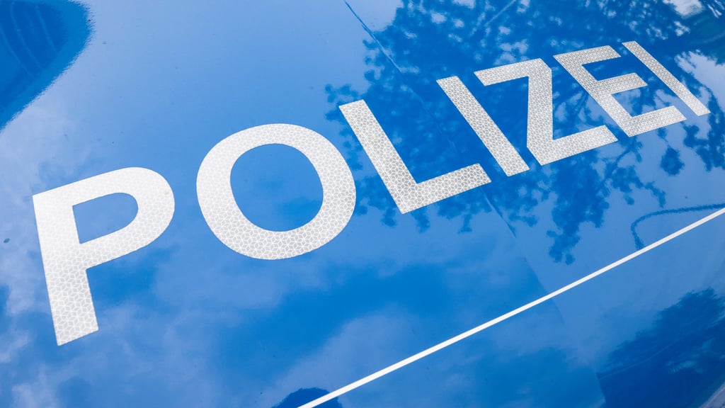 Die Polizei hat in der Nacht zum Samstag zwei mutmaßliche Automatenknacker in Sangerhausen erwischt. 
