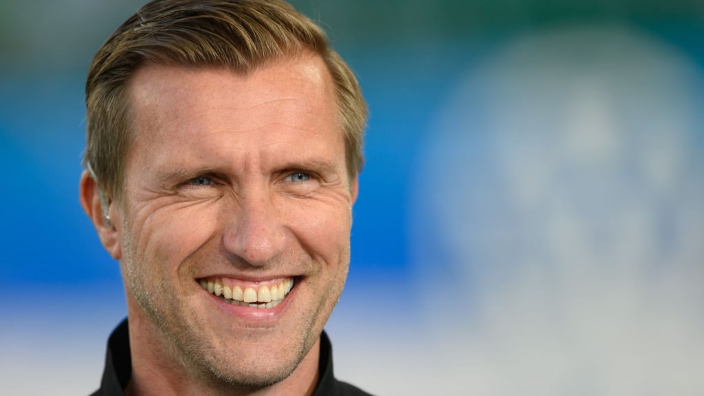 Markus Krösche will sich bei der Trainersuche nicht treiben lassen. (Archivbild)