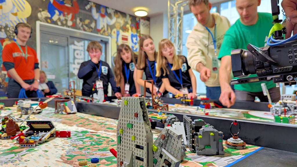 Seit 2012 organisiert die Hochschule Merseburg den Regionalwettbewerb der „First Lego League“ (FLL) für die Region. 