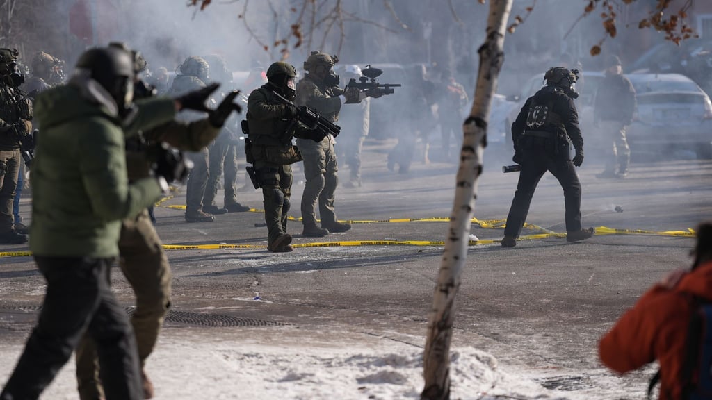 In Minneapolis ist es erneut zu einem tödlichen Vorfall mit Bundesbeamten gekommen.