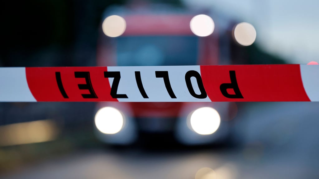 Ein brennender Bagger im Saalekreis hat am Freitag die Feuerwehr auf den Plan gerufen - es entstehen wohl rund 700.000 Euro Schaden. (Symbolbild)