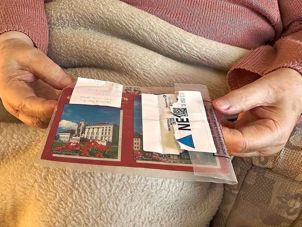 Eine Postkarte aus München  erreicht nach 26 Jahren ihre überraschte Empfängerin in Prettin.