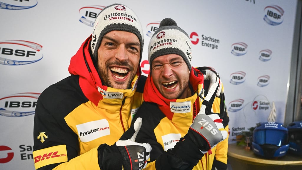 So sehen Sieger aus: Georg Fleischhauer (links) und Johannes Lochner haben in dieser Saison den Weltcup im Zweier-, im Viererbob und die Gesamtwertung gewonnen. Nun soll der Olympiasieg folgen. 
