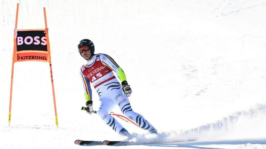 Routinier Romed Baumann scheidet im Super-G von Kitzbühel aus.