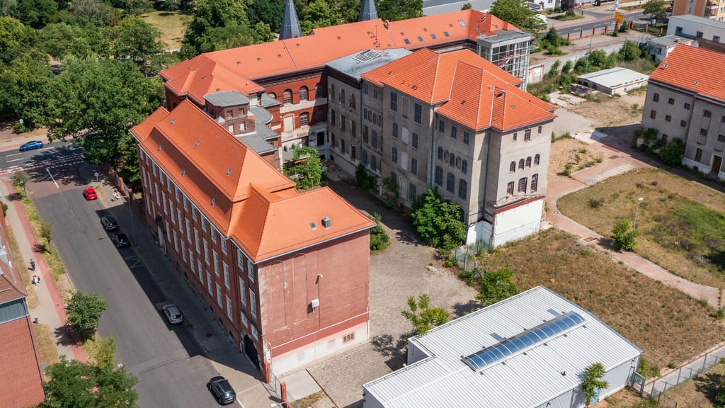 Die Betrüger gaukelten der Frau vor, der Vater ihrer Bekannten sietze im Dessauer Gefängnis. Das ist allerdings schon seit Jahren geschlossen.