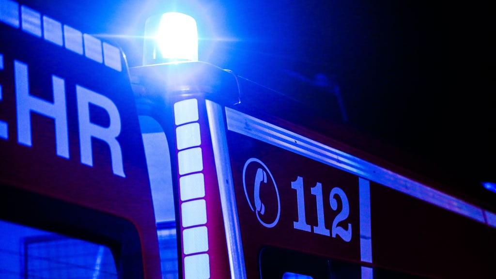 Wegen starker Rauchentwicklung in einem Wohnhaus in Eisleben wurde die Feuerwehr am Freitagabend alarmiert.