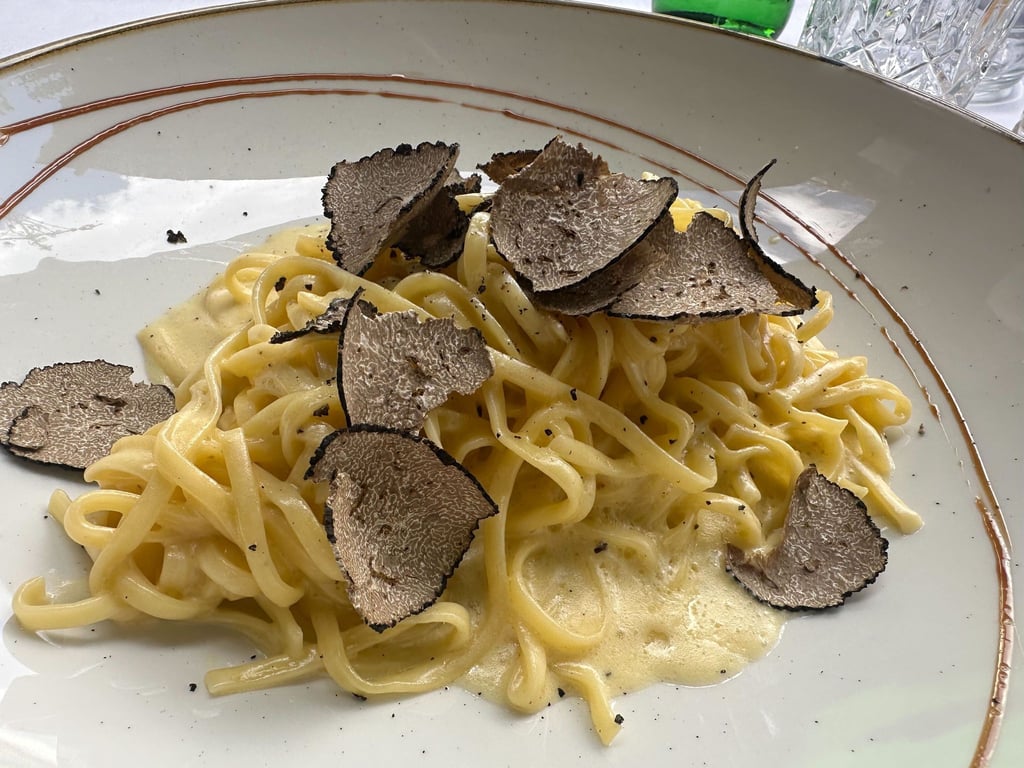Pasta mit Trüffeln sind in italienischen Restaurants ein beliebtes Gericht. (Archivbild)