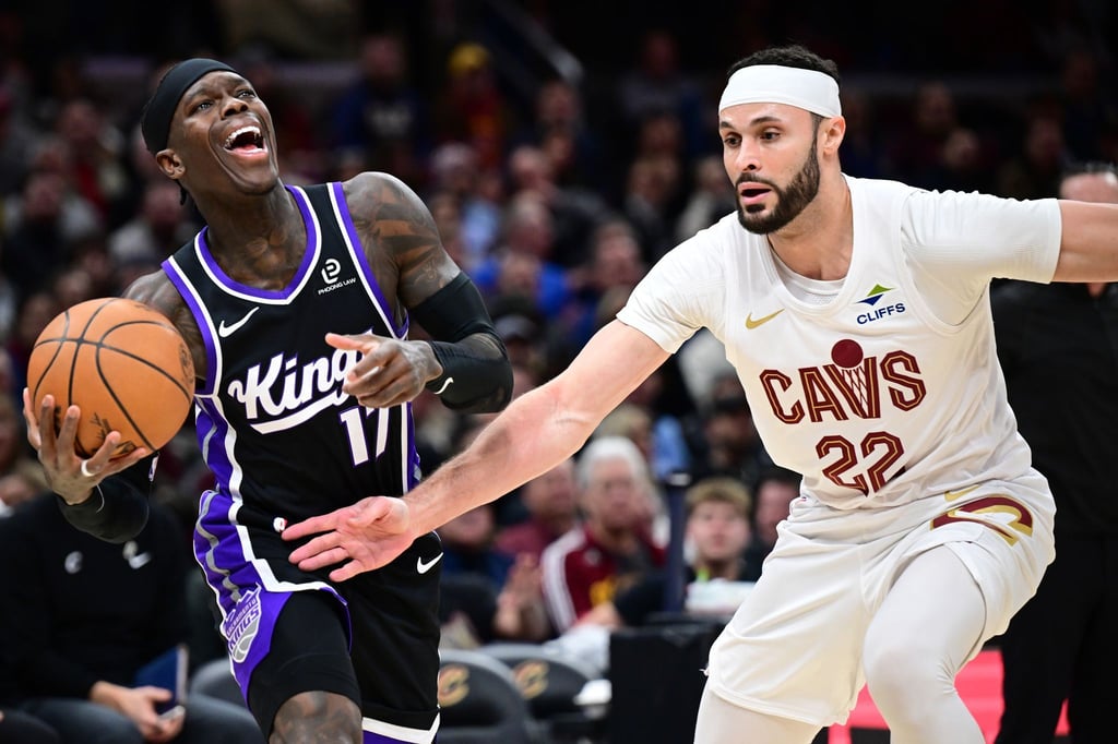 Dennis Schröder (l.) kam in Cleveland auf 21 Punkte.