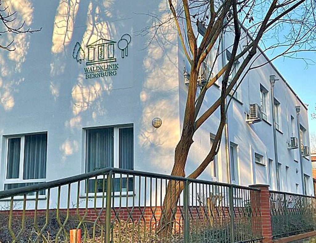 Die Bernburger Waldklinik ist auf Parkinson-Erkrankungen spezialisiert.
