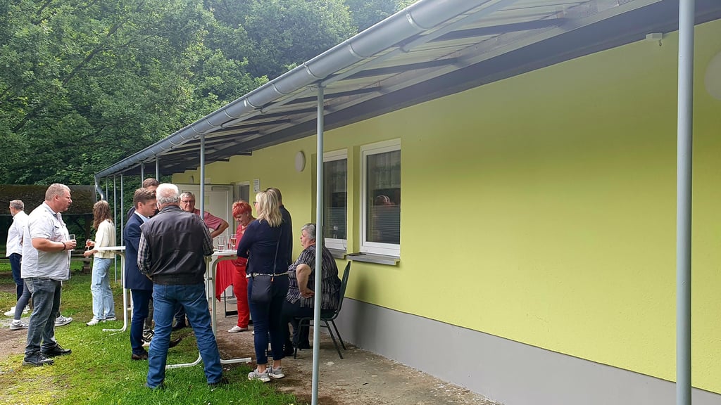 Das Schützenhaus auf dem Festplatz wurde erst vor zwei Jahren saniert - das Bild entstand zur Einweihung. Am Festplatz selbst ließe sich auch noch etwas machen. 