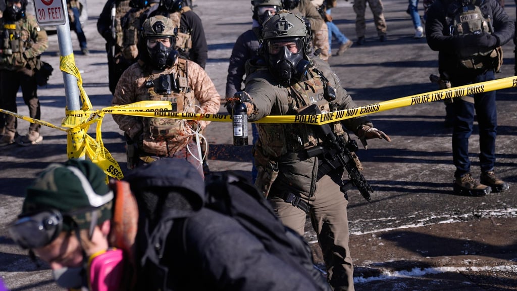 Ein Mann starb durch Schüsse eines Beamten in Minneapolis.