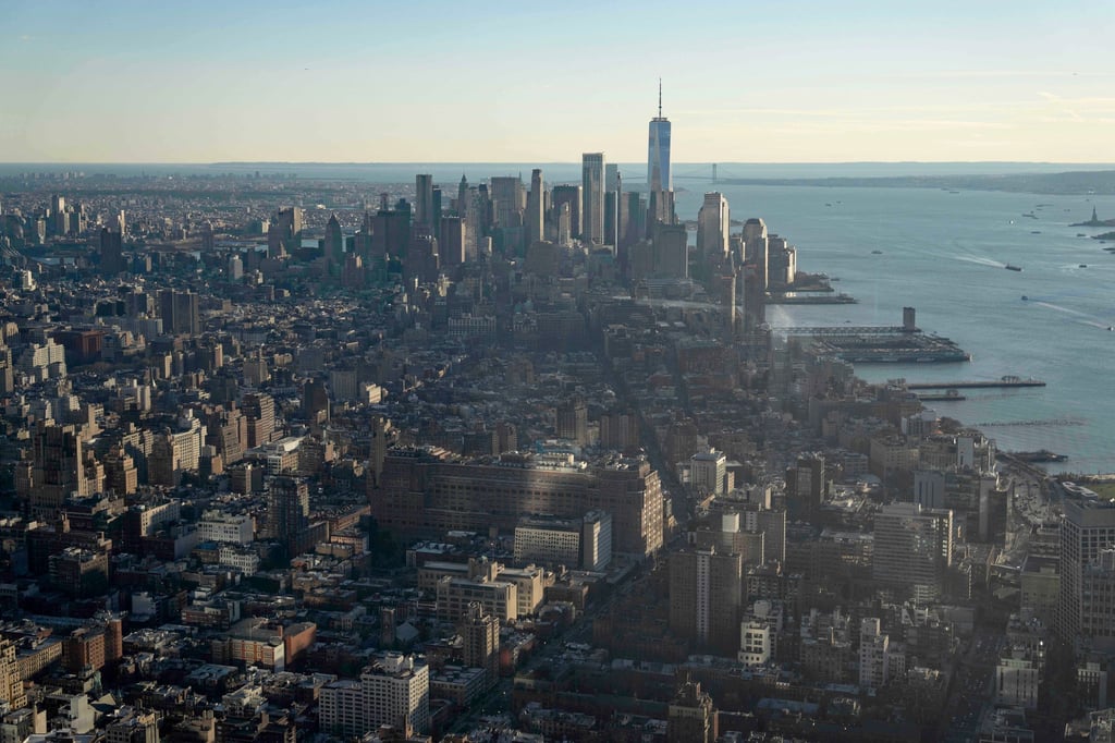 Die New Yorker Feuerwehr kämpft gegen einen Brand in einem Hochhaus in der Bronx. (Illustration)