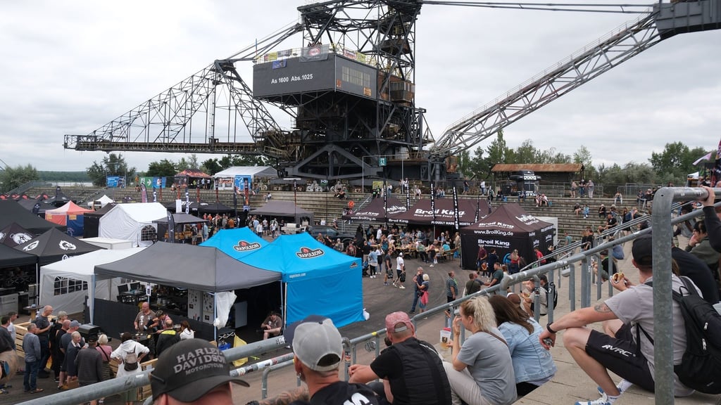 Auch eine Grillmeisterschaft ist vor der Kulisse ausgedienter Bergbaugroßtechnik schon ausgerichtet worden. (Archivbild)