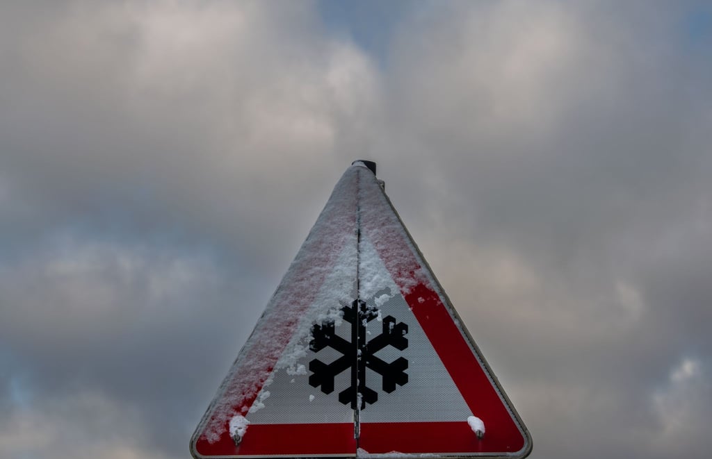 In Thüringen werden Schneefälle und winterliche Straßenverhältnisse erwartet. (Symbolbild)