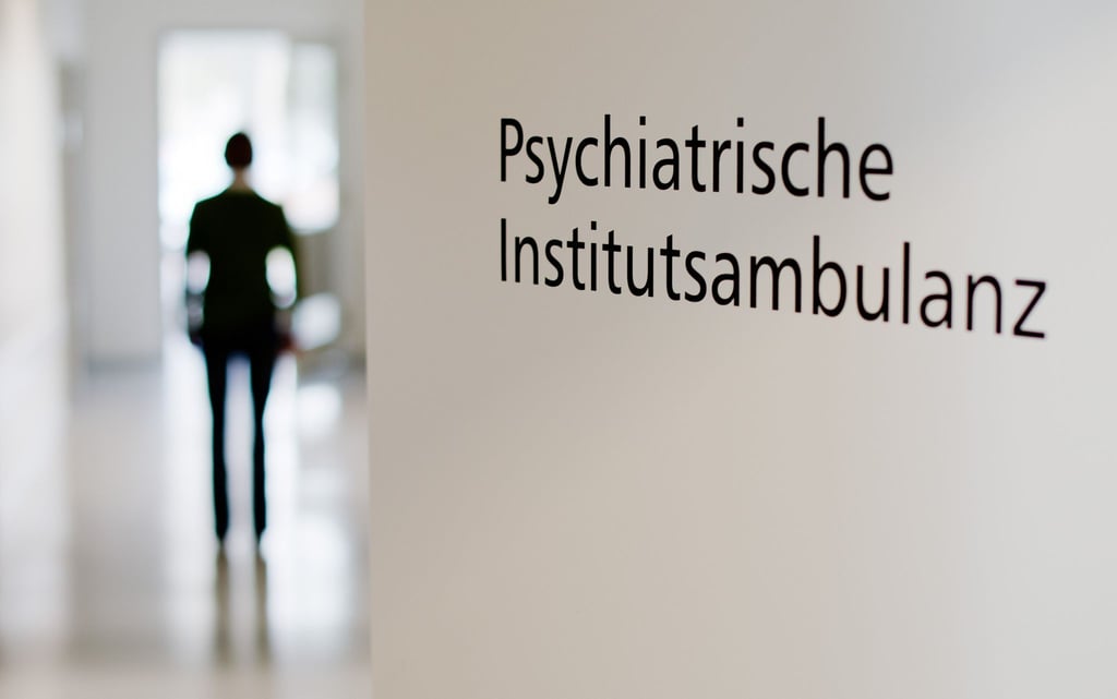 Psychiatrische Institutsambulanzen bieten ambulante Behandlung für Menschen mit psychischen Erkrankungen und können eine Alternative zum Klinikaufenthalt sein.