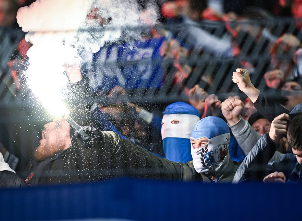 Anhänger vom 1. FC Magdeburg beim DFB-Pokalspiel gegen FV Illertissen im Oktober 2025.