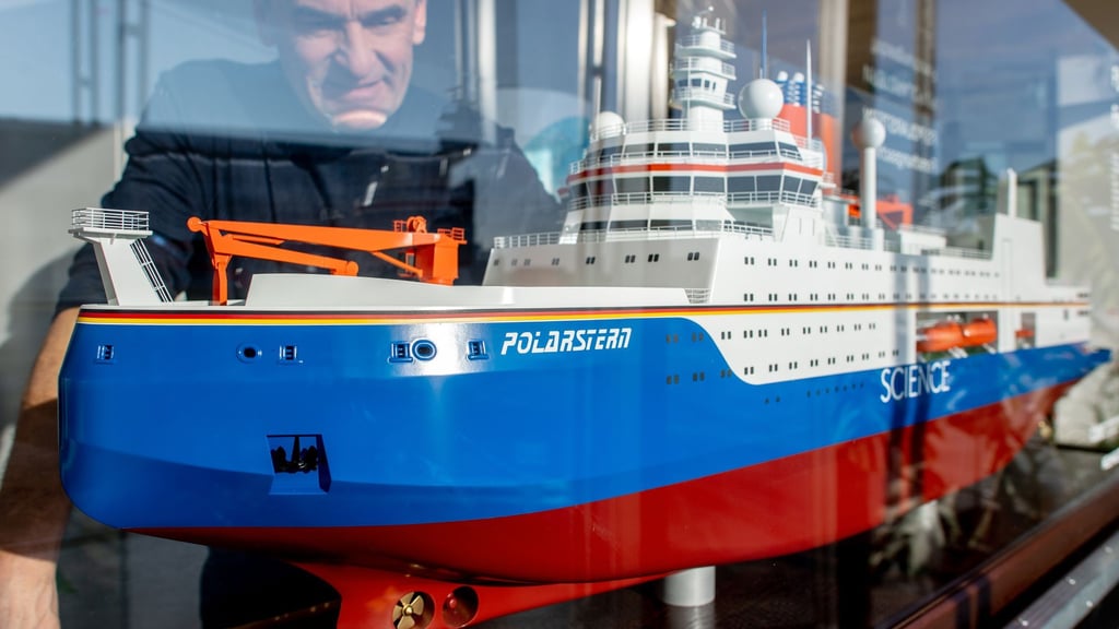 2027 soll in Wismar mit dem eigentlichen Bau des neuen Forschungseisbrechers begonnen werden.