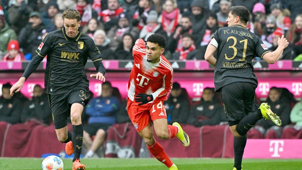 Arthur Chaves feiert einen Einstand nach Maß beim FC Augsburg.