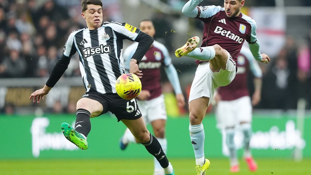 Vorteil Villa: Emiliano Buendia (r) traf zum 1:0.