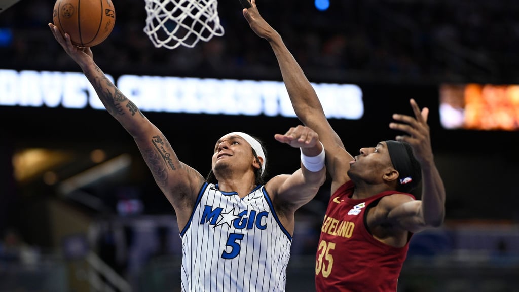 Magic-Star Paolo Banchero (l.) war mit 27 bester Scorer seines Teams.