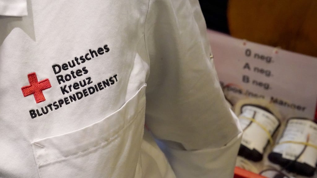 Blutspenden werden unter anderem für wichtige Operationen gebraucht. (Symbolbild)